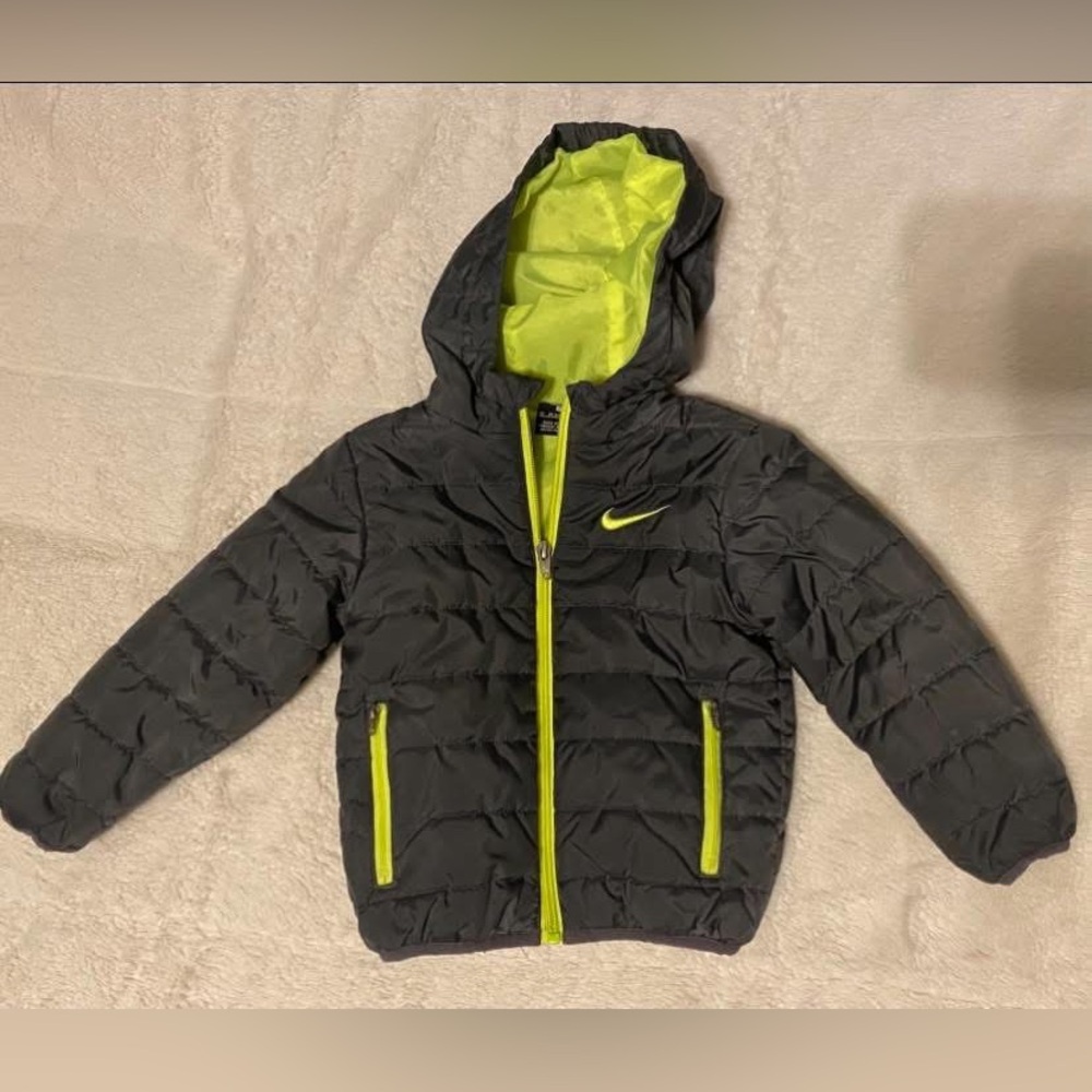 Nike Kids Puffer Jacket in Black and Neon Yellow